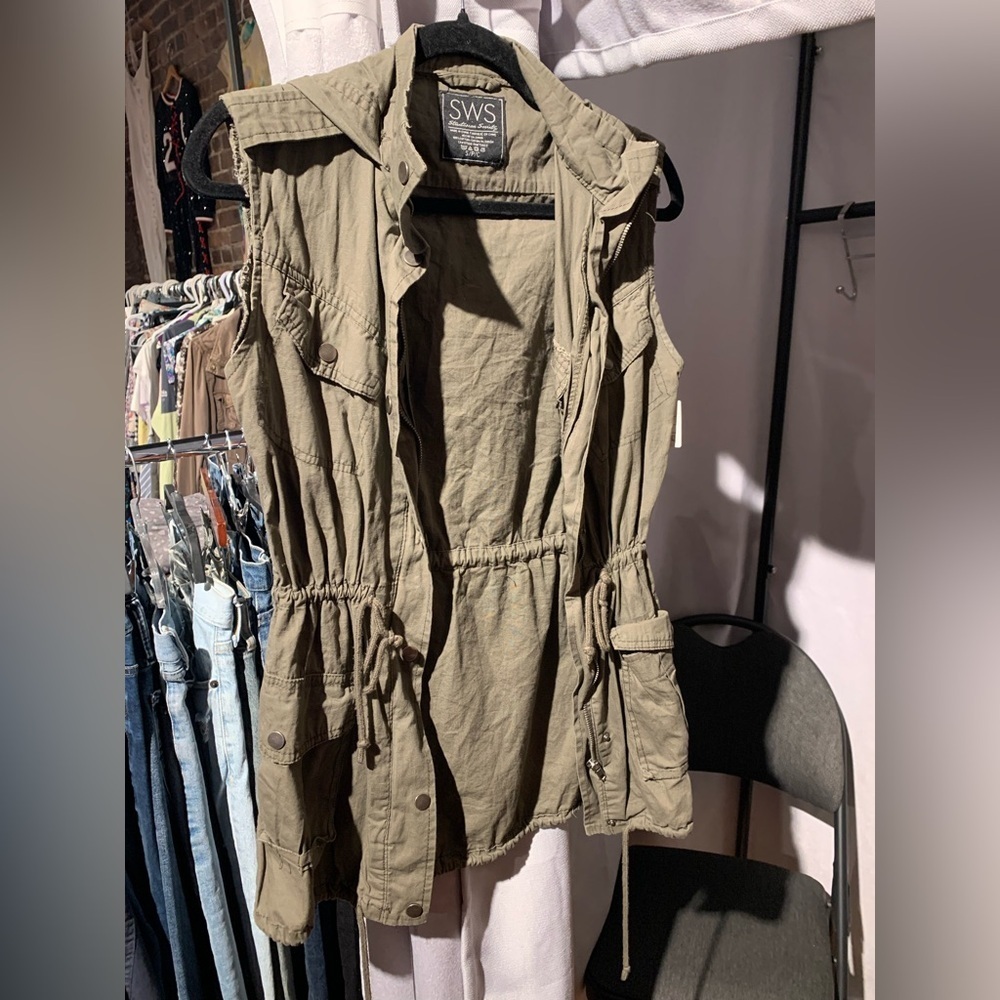 Not Available Streetwear Society Khaki Sleeveless Vest